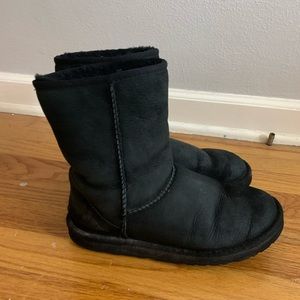 Black Women's Uggs size 8
